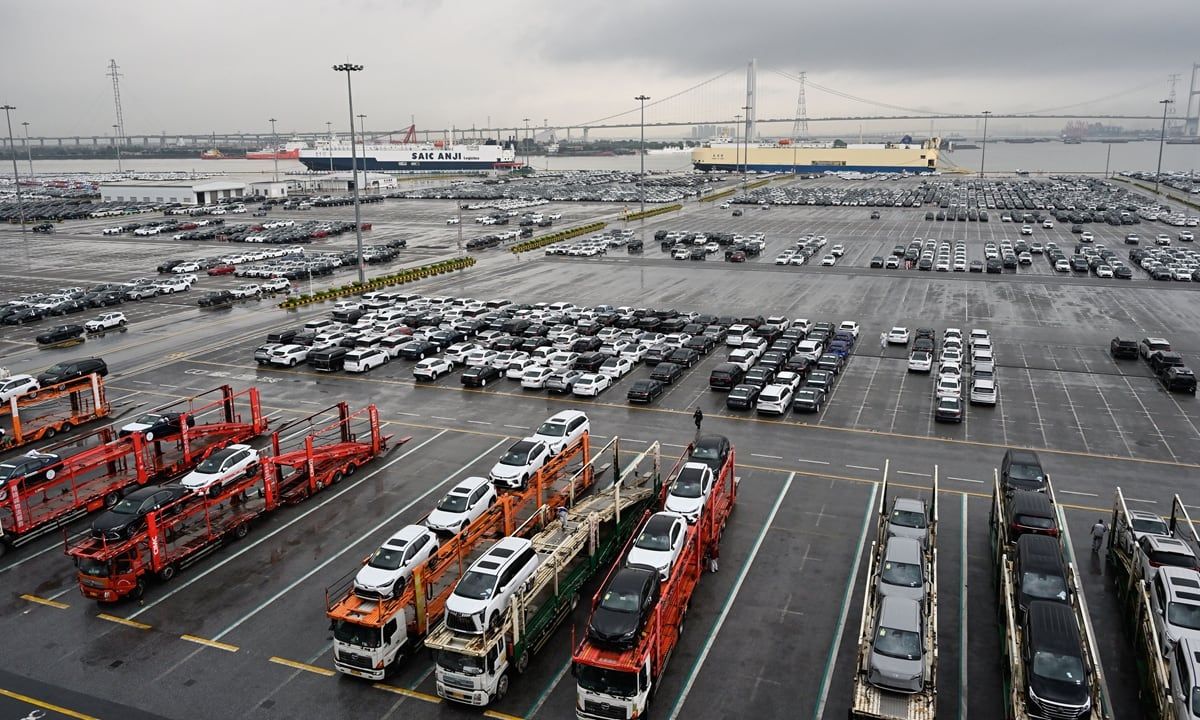 Autoexport-Logistik am Hafen